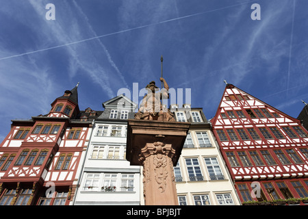 Fontaine, Minerva Roemerberg, Frankfurt am Main, Hesse, Allemagne Banque D'Images