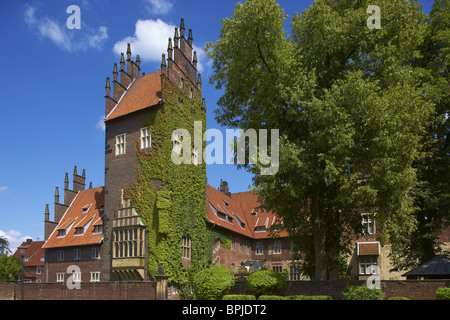 Ancien château Heessen (depuis environ 1360), aujourd'hui l'internat, Lippe, Ruhr, Nordrhein-Westfalen, Germany, Europe Banque D'Images