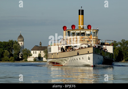 Ludwig Fessler vapeur à aubes, construit en 1926, en face de Fraueninsel, le lac de Chiemsee, Bade-Wurtemberg, Bavière, Allemagne Banque D'Images