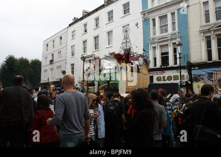 Scène de musique et les carnavaliers à Notting Hill Carnival 2010 Banque D'Images