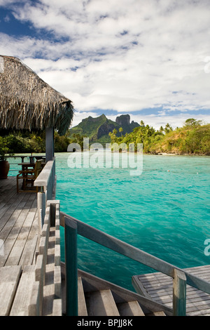 Royale de miel sur l'eau suite à Bora Bora Nui Resort. Banque D'Images