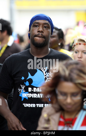 Homme noir au carnaval de Notting Hill London 2010 Banque D'Images