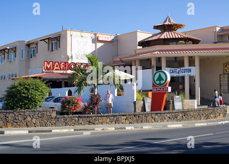 Spar supermarché, Mafiozzo Bar, Café Coton, Flic en Flac, Maurice Banque D'Images