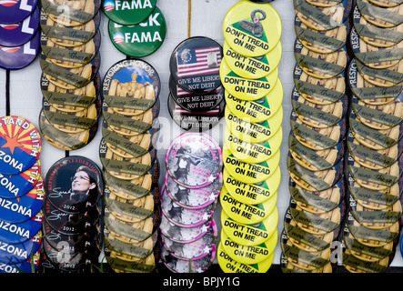 Plateau anti parti le président Obama et Anti-Democrat boutons. Banque D'Images