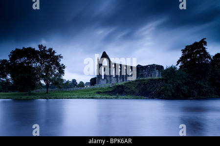 Bolton Abbey près de Skipton, Wharfedale, Yorkshire Dales, North Yorkshire, Angleterre, Grande-Bretagne, Europe Banque D'Images