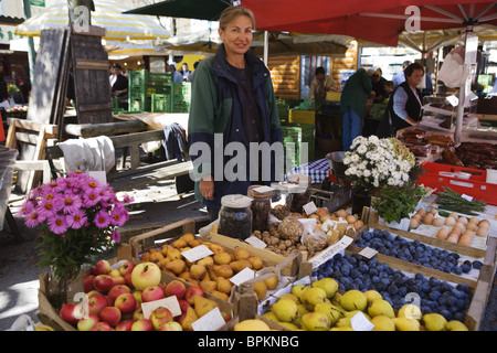 Marché de producteurs sur la Kaiser-Josef-Platz, Graz, en Styrie, Autriche Banque D'Images