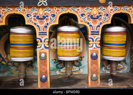 Roues de prière colorée à Cheri Goemba monastère bâti par Zhabdrung Ngawang Namgyal en 1620 Asie Bhoutan Thimphu Valley Banque D'Images