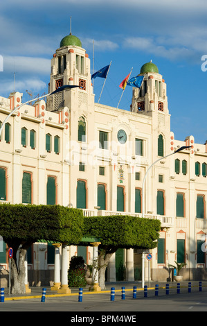 Palacio de la Asamblea ( Hôtel de Ville ) immeuble moderniste . Plaza de España . Melilla.Espagne. Banque D'Images