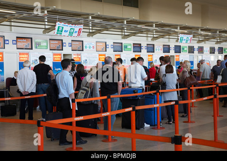 Réception à l'aéroport John Lennon de Liverpool UK Banque D'Images