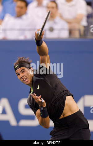 Rafael Nadal (ESP) de la compétition à l'US Open de Tennis 2010 Banque D'Images