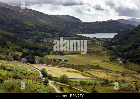 Llyn Gwynant est un lac dans le parc national de Snowdonia, Gwynedd, Pays de Galles, Royaume-Uni. Banque D'Images