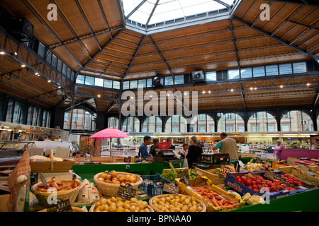 Marché couvert à Albi, France Banque D'Images