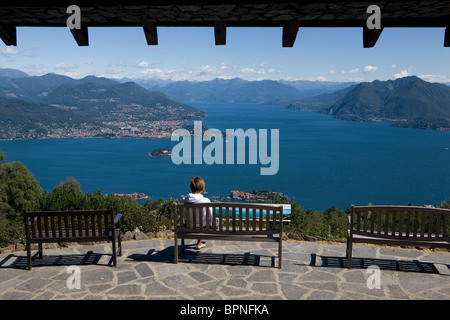 Lac Majeur - vue sur le lac du jardin botanique Alpinia Stresa Isola Madre Bella et Pescatori contexte Verbania Piemonte Il Banque D'Images