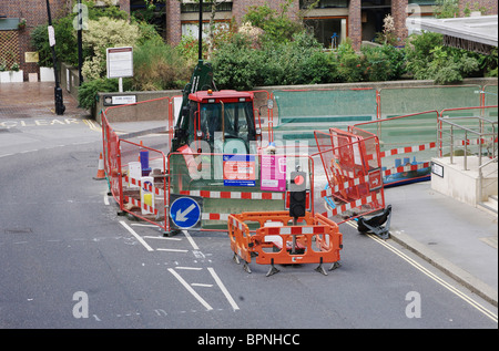 Travaux routiers et feux de circulation temporaires, Londres Banque D'Images