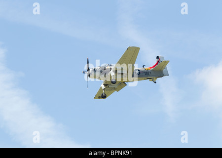 Un marine américain Douglas A-1 Skyraider flying Banque D'Images