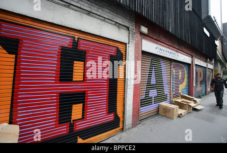 Un morceau de l'art de rue par le célèbre artiste Ben Eine Banque D'Images