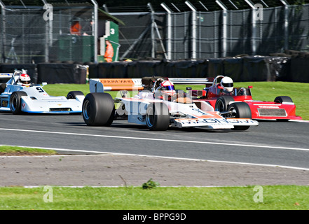 Lola T330 / 332 La sortie de voiture de course old Hall Coin à Oulton Park Motor Racing Circuit Cheshire England Royaume-Uni UK Banque D'Images