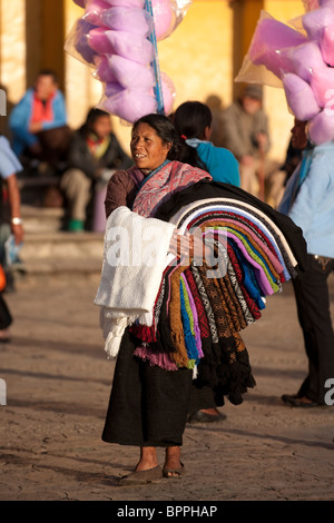 Vendeur de rue, San Cristobal de las Casas, Chiapas, Mexique Banque D'Images