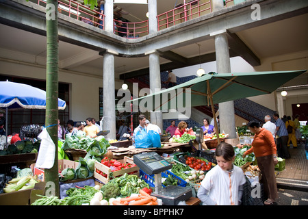 Mercado DOS Lavradores - Marché en Funchal - Madeira Banque D'Images