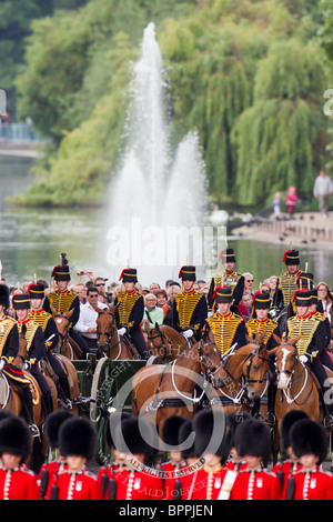 Des troupes du roi Royal Horse Artillery en face de St James's Park, 'Parade la couleur' 2010 Banque D'Images