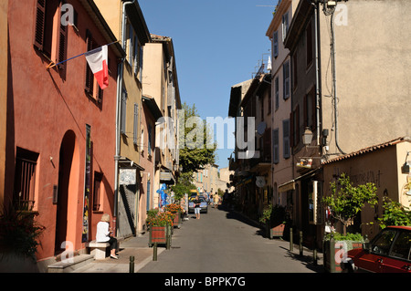 Rue étroite retour à Biot Village, France Banque D'Images