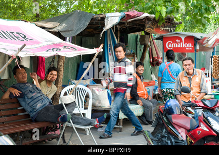 Motor-cycle taxi boys, Sathorn, Bangkok, Thaïlande Banque D'Images