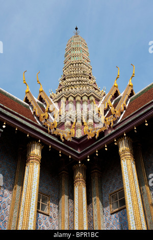 Panthenon royale appelée Prasat Phra Thap bidon, Grand Palace, Bangkok, Thaïlande Banque D'Images