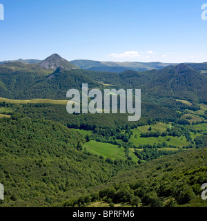 Vue depuis le Puy Mary, Cantal, Région Auvergne, France, Europe Banque D'Images