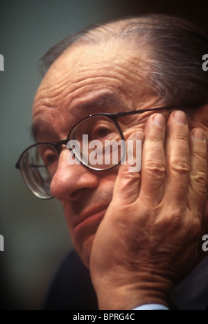 Le Président de la Réserve fédérale, Alan Greenspan témoigne au Congrès le 5 mars 1997 à Washington, DC. Banque D'Images