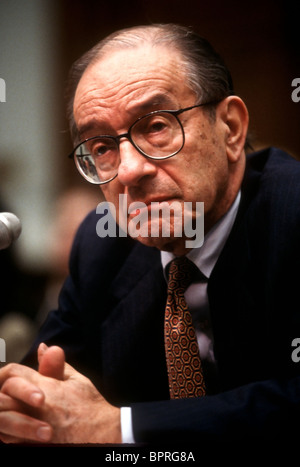 Le Président de la Réserve fédérale, Alan Greenspan témoigne au Congrès le 5 mars 1997 à Washington, DC. Banque D'Images
