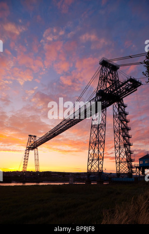 Transporter Bridge Newport Gwent au Pays de Galles au coucher du soleil Banque D'Images