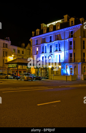 Queens Hotel Kings Road Brighton East Sussex Angleterre la nuit Banque D'Images