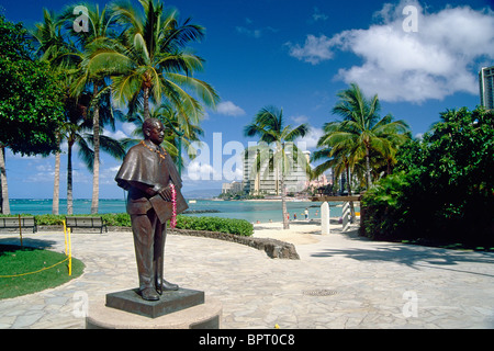 Statue de Prince Kuhio, la plage de Waikiki, Honolulu, Oahu, Hawaii Banque D'Images