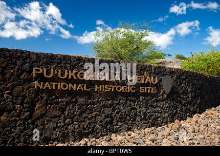 Mur de pierre de lave au Centre du Visiteur, Pu'ujohola Heiau National Historic Site, le Big Island, Hawaii, United States of America Banque D'Images