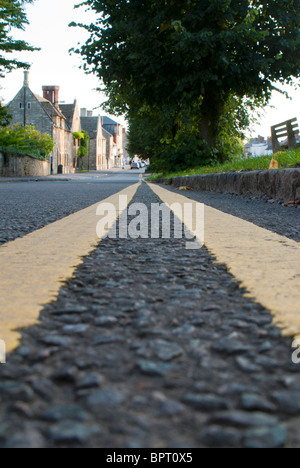 Les lignes jaunes double Banque D'Images