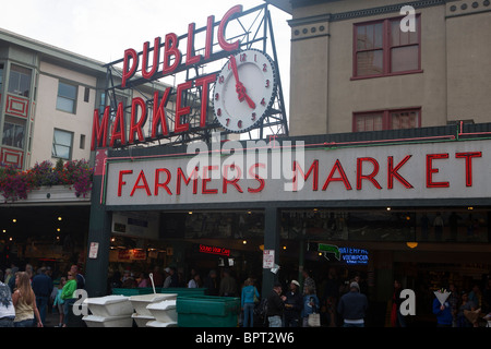 Extérieur de Pike Place Market, Seattle, Washington, États-Unis d'Amérique Banque D'Images