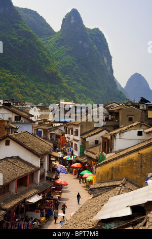 Rue de l'Ouest historique ou Xi Jie, Yangshuo, Guangxi Province, China Banque D'Images