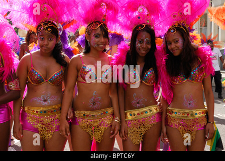 Danseurs au carnaval de Notting Hill, Londres, Angleterre, Royaume-Uni Banque D'Images