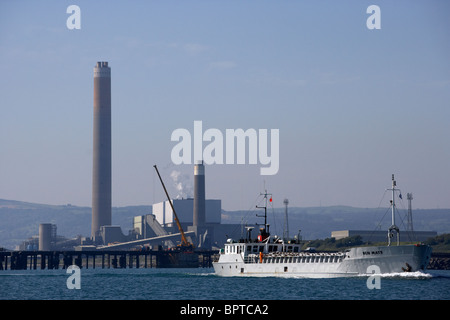 Manx inscrit ben maye cargo quittant le sel irlandais Mining and Exploration chargement de la mine de sel jetée quai à quai en eau profonde Banque D'Images