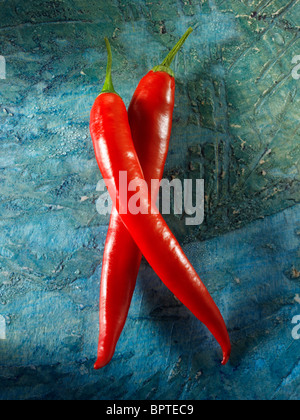 Long chiilies rouges frais (piments) photos, photos et images Banque D'Images