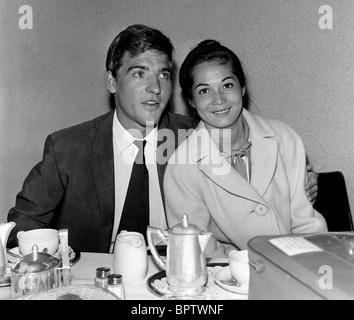 PETER POCK & NANCY KWAN ACTRICE AVEC MARI (1962) Banque D'Images