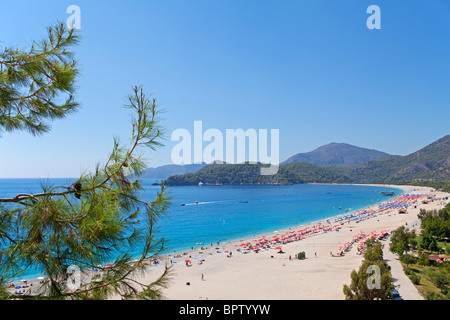 La baie de Fethiye à Antalya, près de la côte ouest turque Banque D'Images