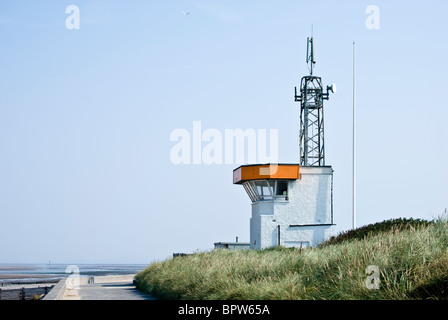 Institution nationale à la station de surveillance côtière rossall lancashire fleetwood point Banque D'Images