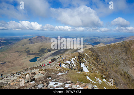 Vue du sommet du Snowdon vers Llanberis Banque D'Images