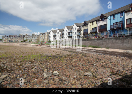 Maisons à Fairlie, un village sur le sentier côtier d'Ayrshire à côté du Firth de Clyde, North Ayrshire, West Coast of Scotland, Royaume-Uni Banque D'Images