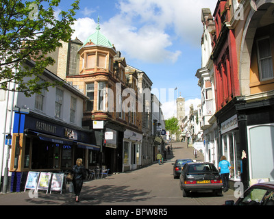 Jusqu'à la vue du pied de Fore Street, Redruth, Cornwall, UK Banque D'Images