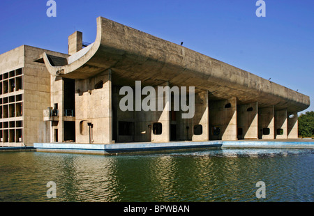 Palace d'assemblage, Chandigarh, conçu par Le Corbusier Banque D'Images