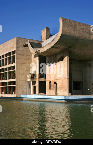 Palace d'assemblage, Chandigarh, conçu par Le Corbusier Banque D'Images