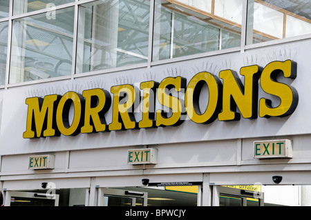 Supermarché Morrisons signe, Holloway Islington Londres Angleterre Royaume-uni Banque D'Images