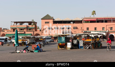 Place Djemaa el Fna, Marrakech, Maroc, Afrique du Nord Banque D'Images